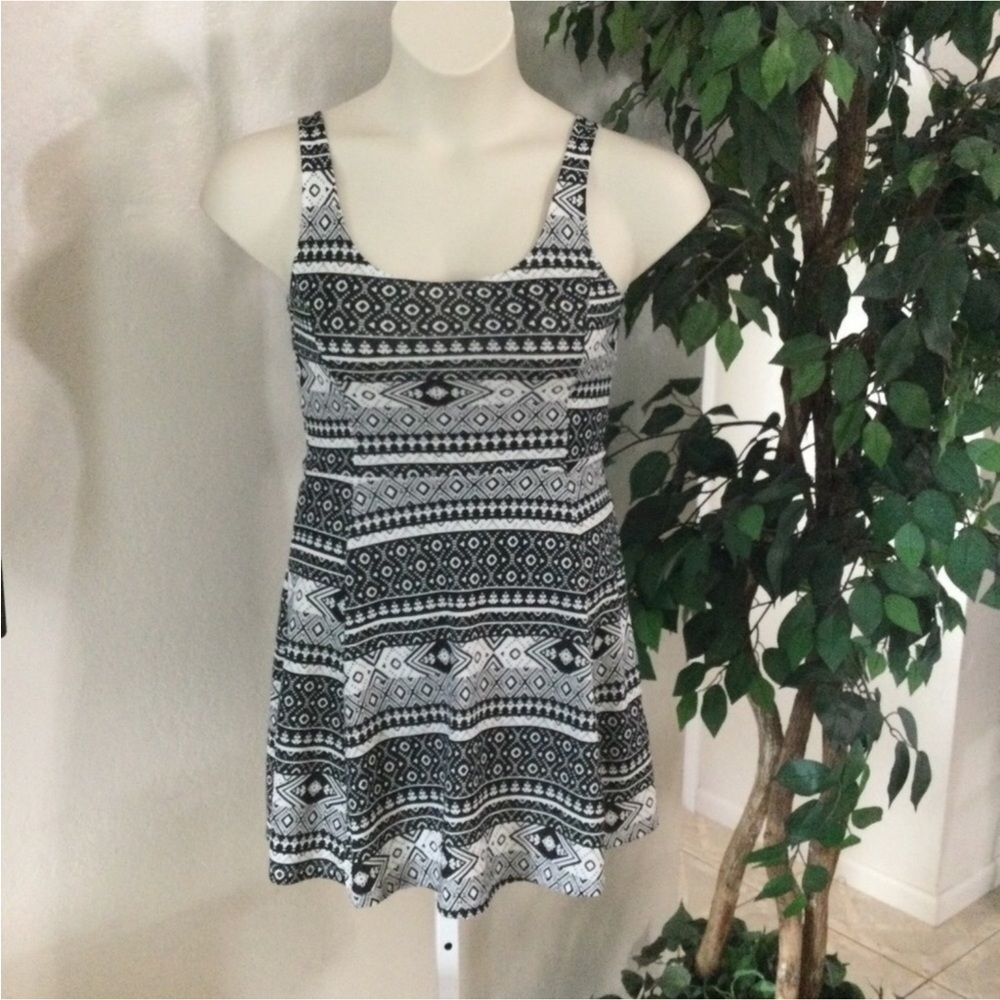 H&M Divided Woman’s size 6 fit and flare skater dress black and white tribal